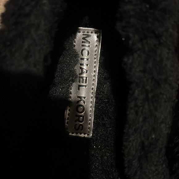 Michael Kors Carter skipper red plaid. Brand new size 9. - Picture 4 of 5